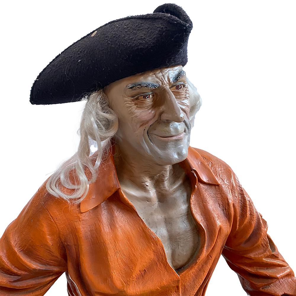 Pirate assis sur son trésor - 134cm