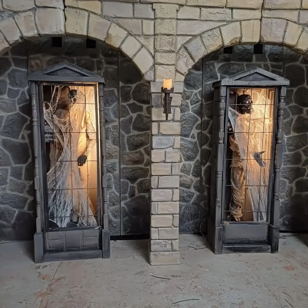 [lochal109] Squelette en mouvement dans tombeau - 200cm.webp