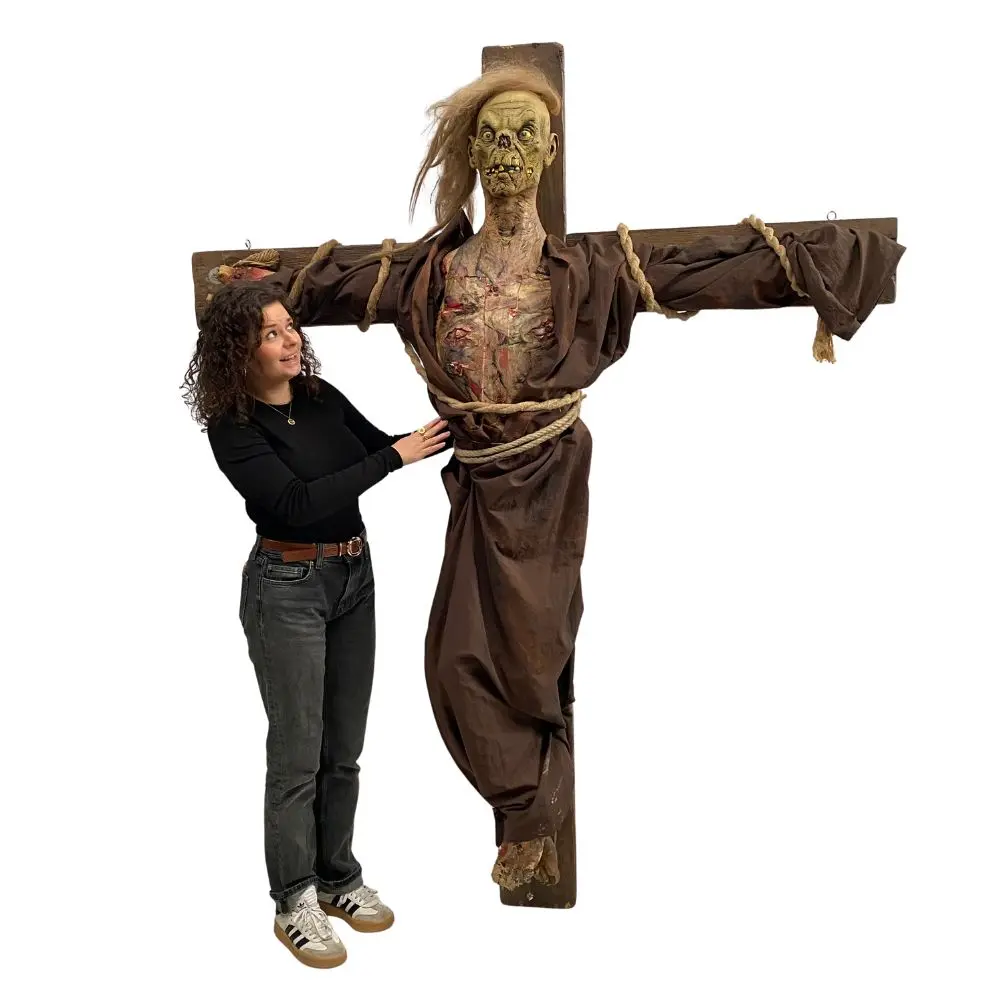 Zombie sur croix - 176cm