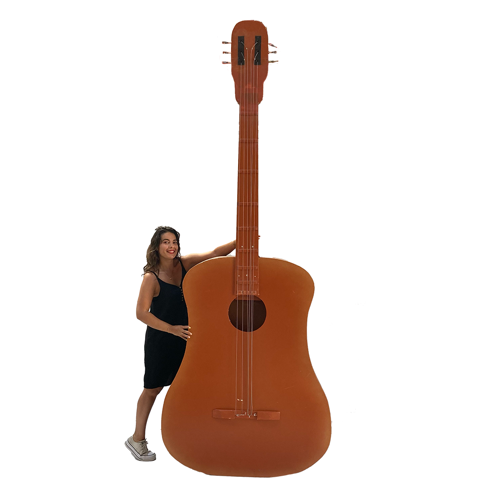 Guitare marron - 330cm