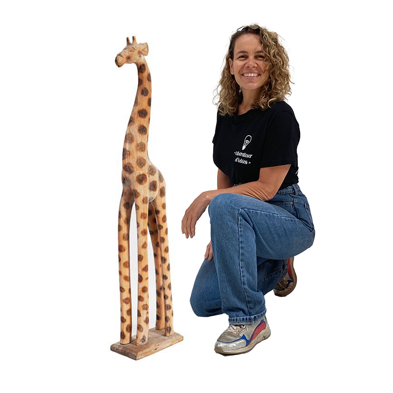 Girafe sculptée en bois - 102cm