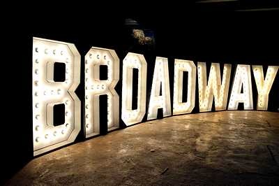 Lettres lumineuses "BROADWAY" - 115CM