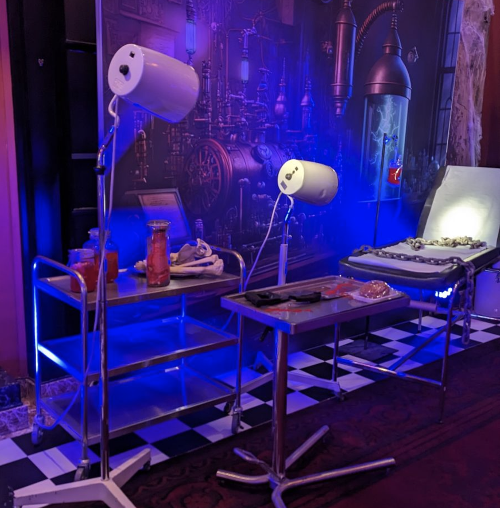 Table accessoires torture - 85cm