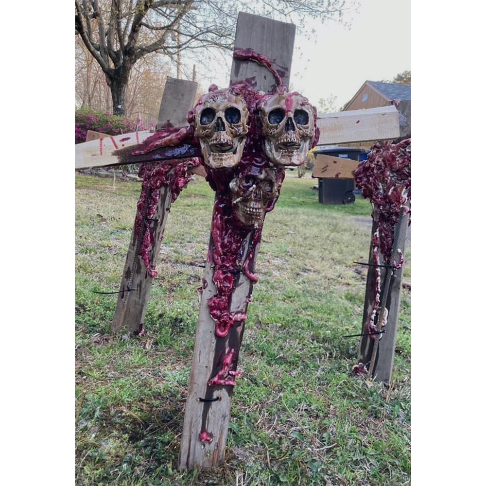 Croix ensanglantée