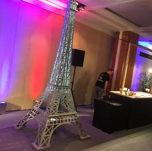 [locpar15] Tour Eiffel - 330cm