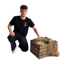 Caisse en bois avec filets de pêche