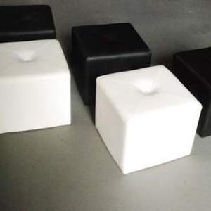 Pouf cube noir - 33cm