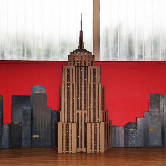 Empire State Building - 413cm