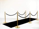 [locpar35] Entrée VIP: tapis noir 4m, 6 potelets+cordons