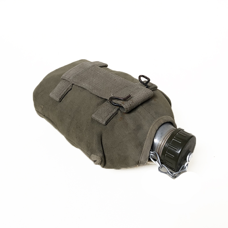 Curiosité: Gourde militaire - 25cm